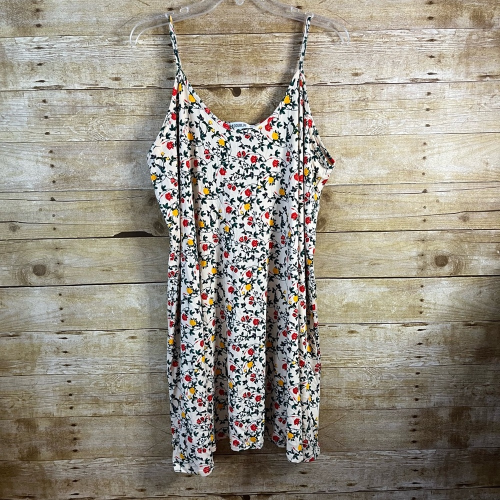 DoublJu Floral Spaghetti Strap Dress 1X NWT Soft  Stretchy Knee Length